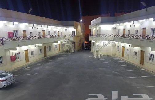 مجمع شقق عزاب