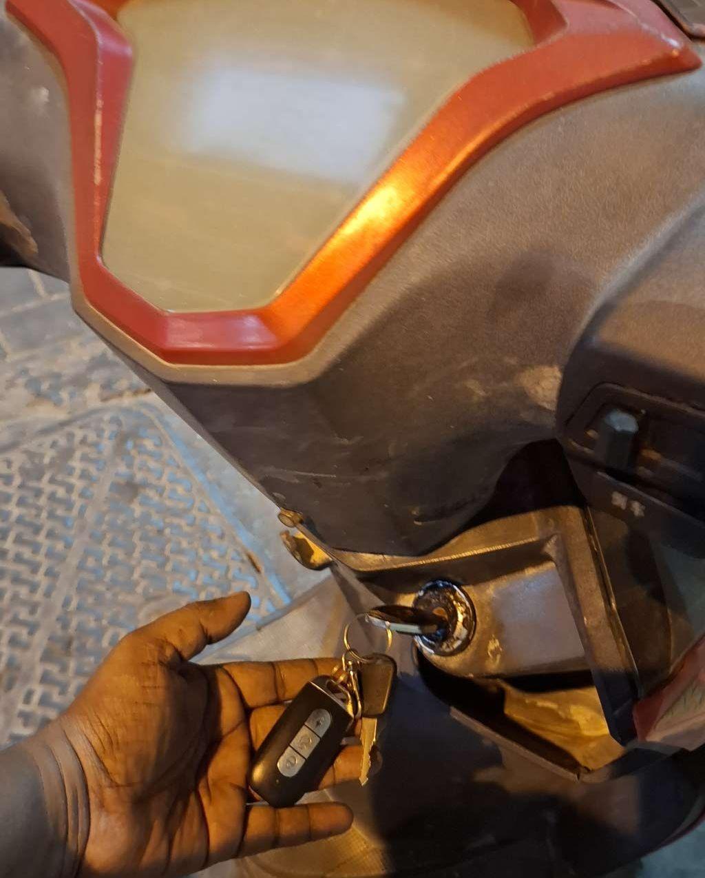 Electric scooter for