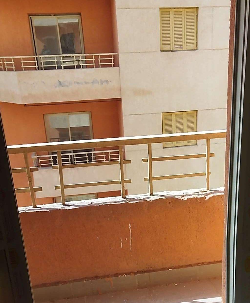 شقه للبيع حي