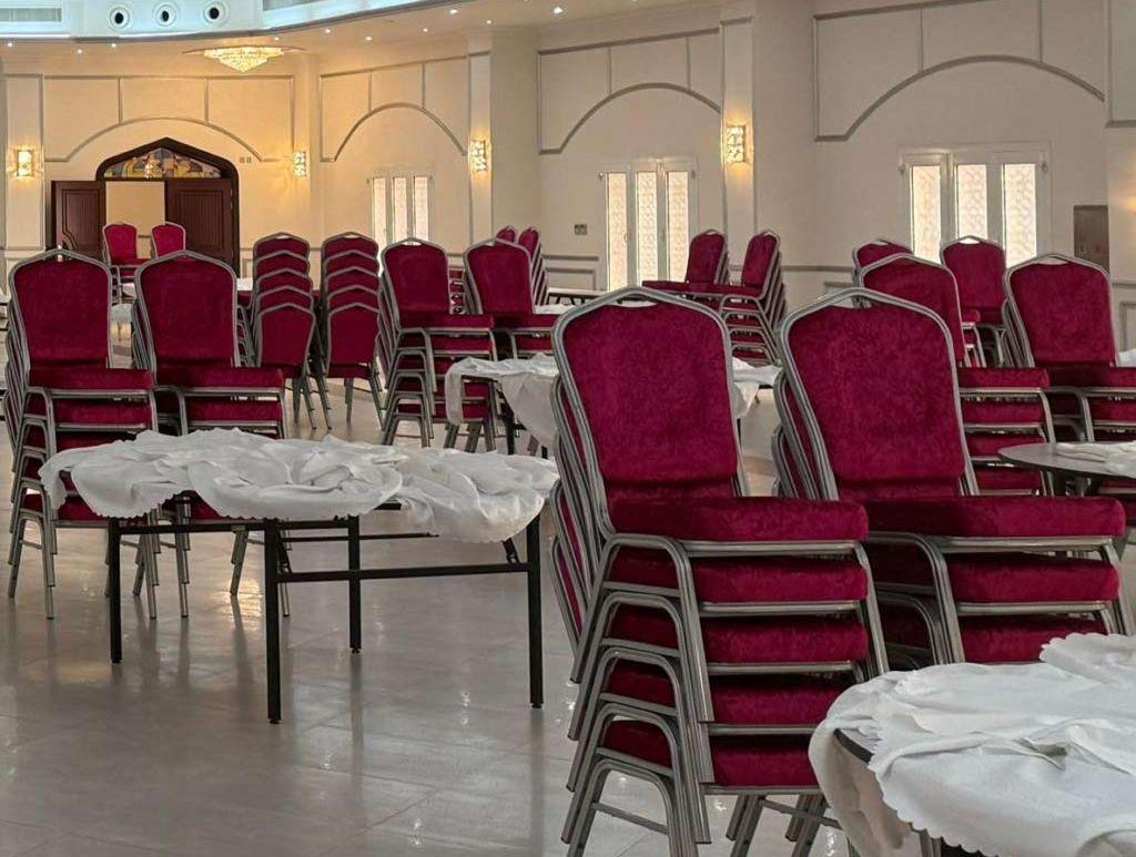 كراسي وطاولات للإيجارChairs