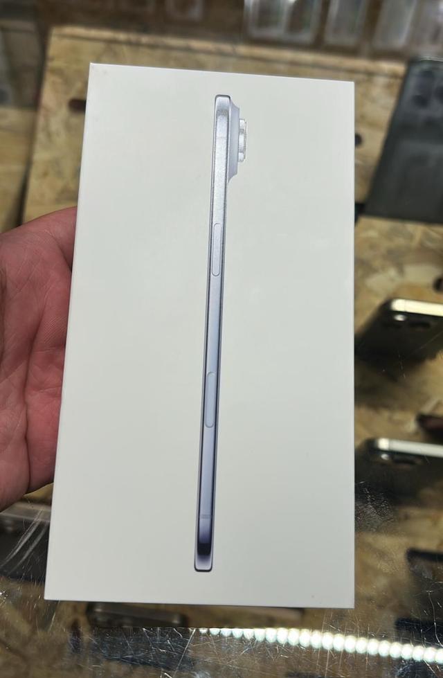 ايفون 17 air