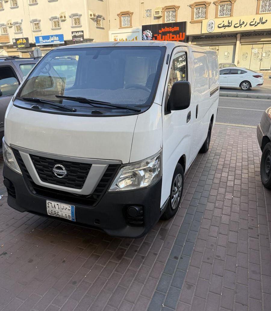 باص نيسان للبيع