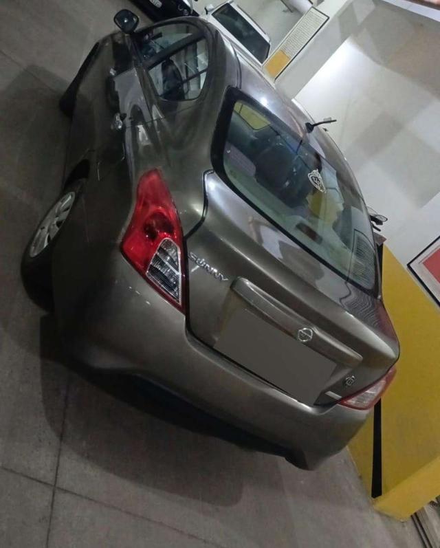 2015 نيسان صني