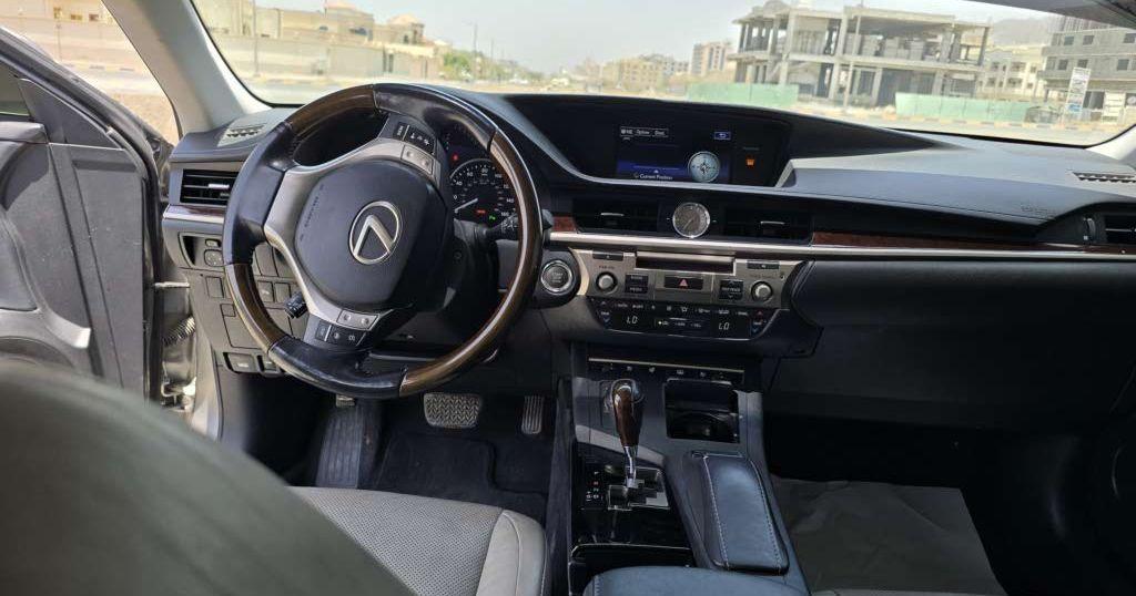 2015 لكزس ES