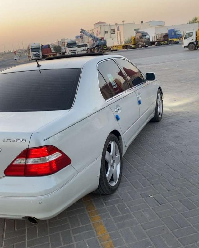 معروض للبيع لكزس