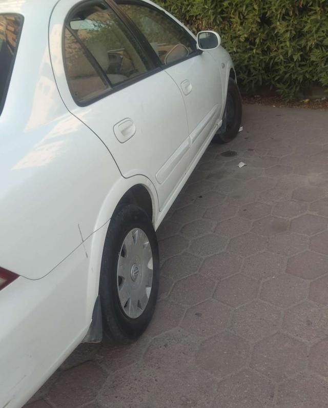 2010 نيسان صني
