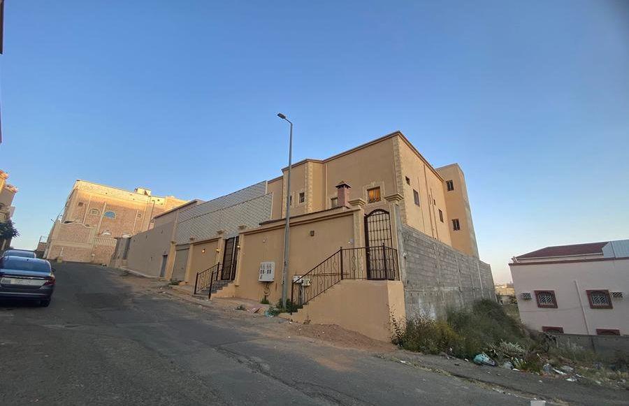فلة في الضيافة