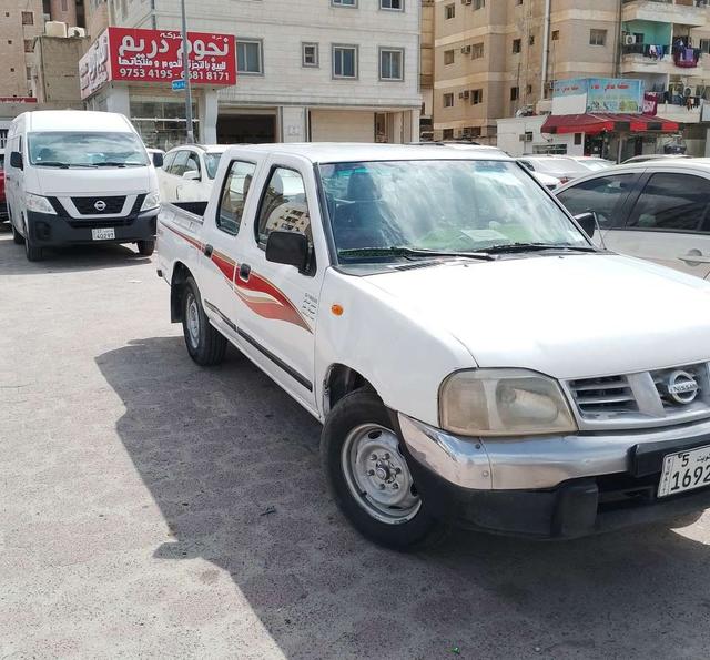 2012 نيسان داتسون