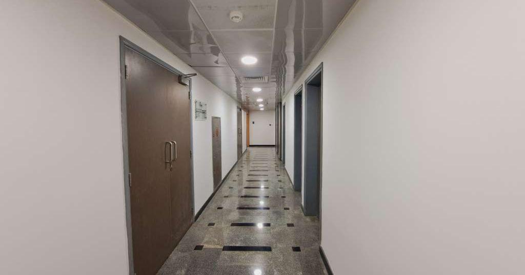 مكتب للايجار الغبره/Office