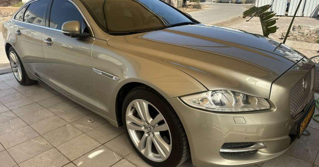 2012 جاكوار XJ