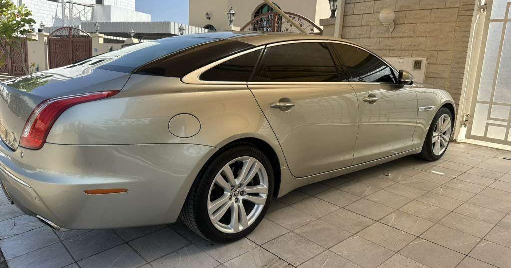 2012 جاكوار XJ