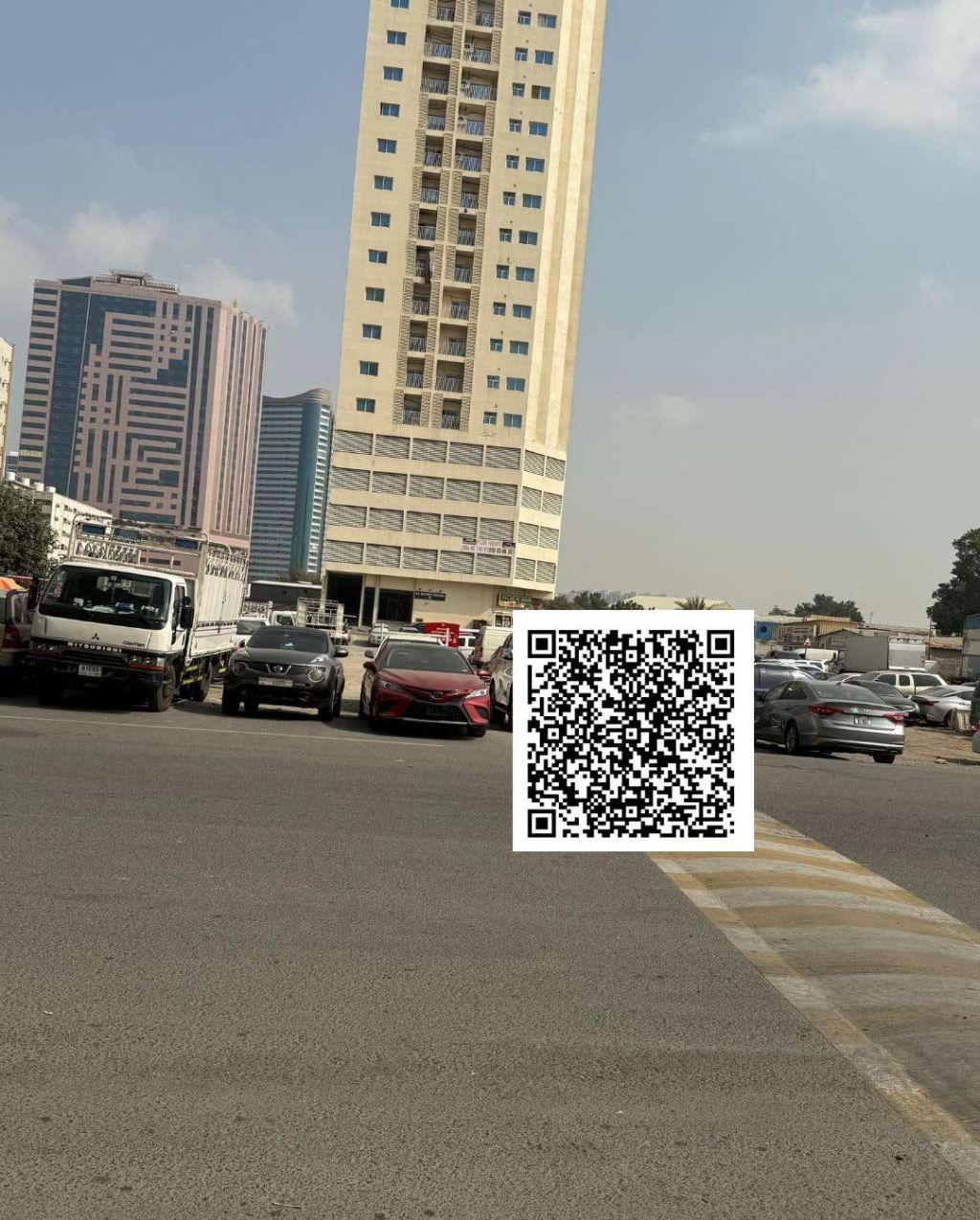 أرض تجارية للبيع