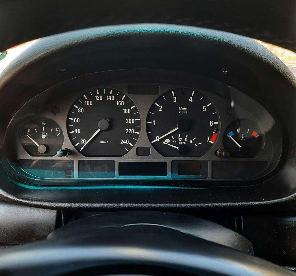 2000 بي ام