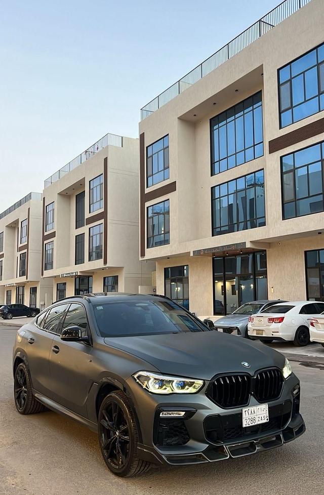 BMW M 50i
