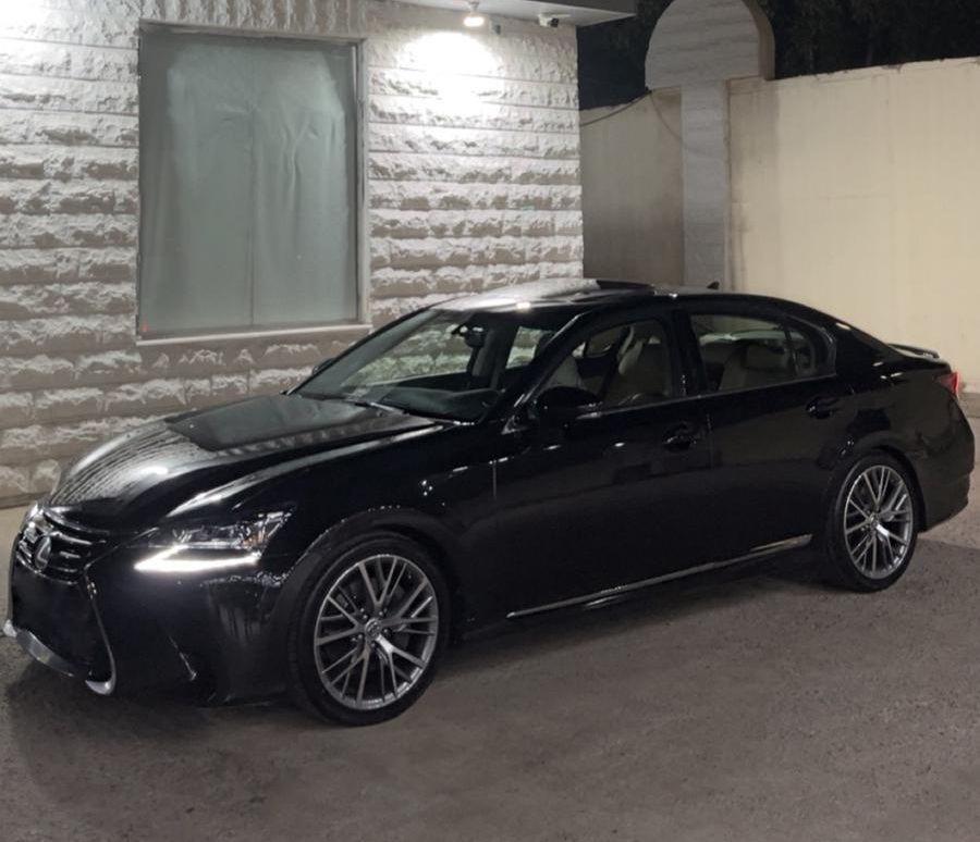 إعلان lexus gs