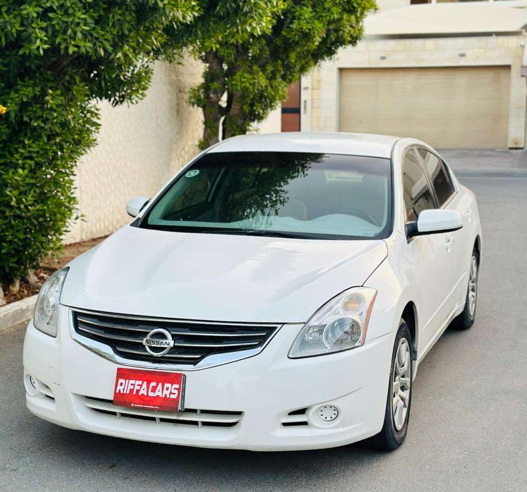 2012 نيسان التيما