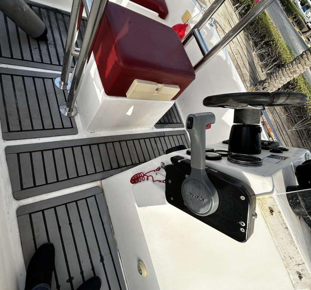 Spartan 25 boat