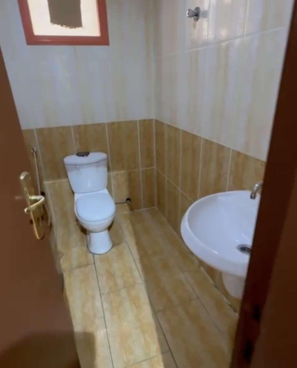 للايجار مكاتب تجارية