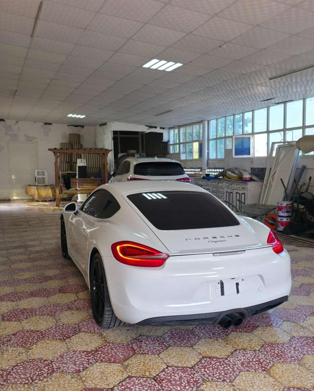 2016 بورش 718