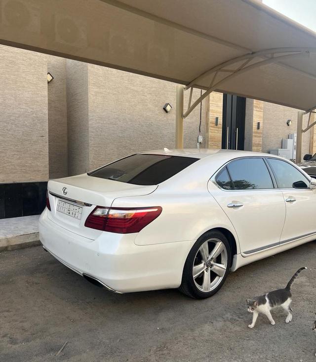 لكزس ال اس