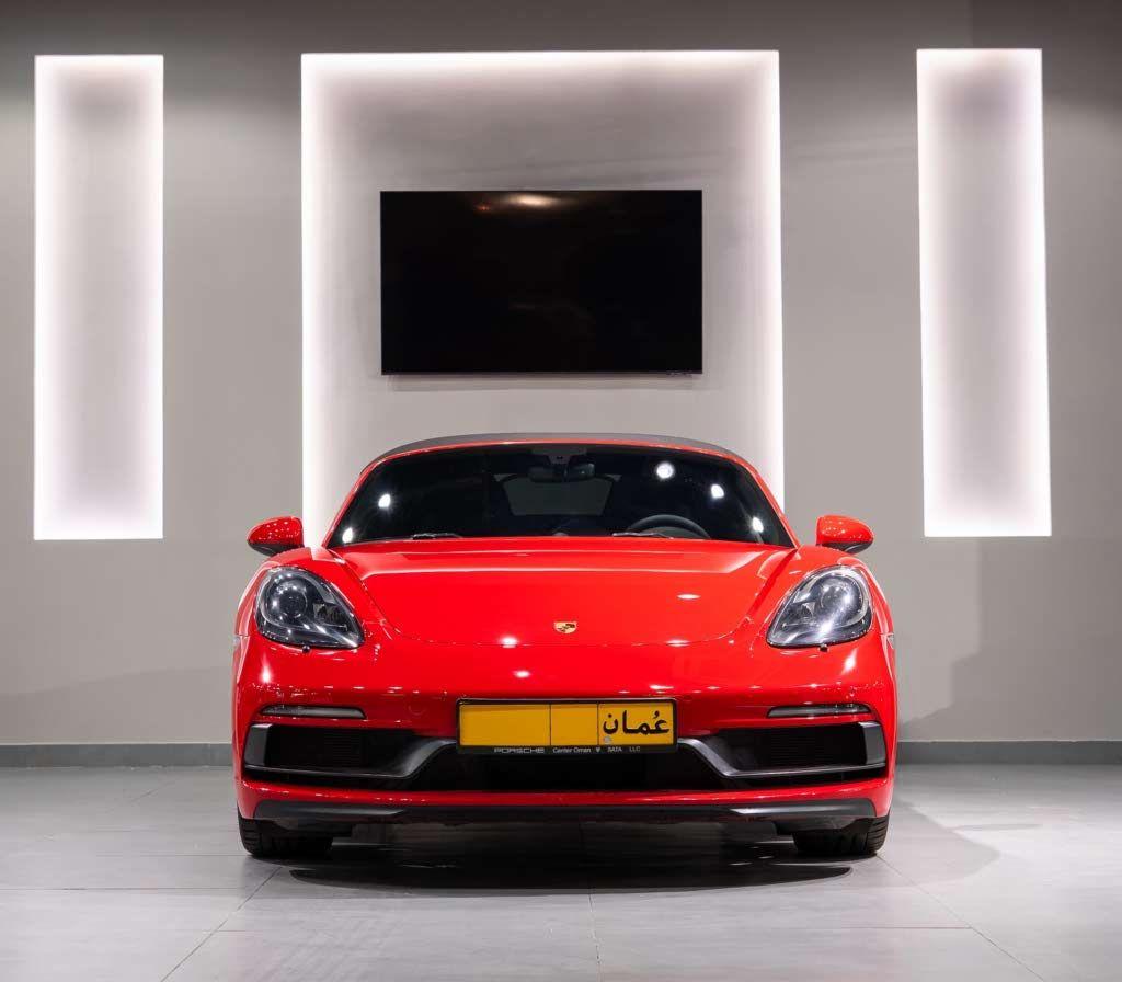 2018 بورش 718