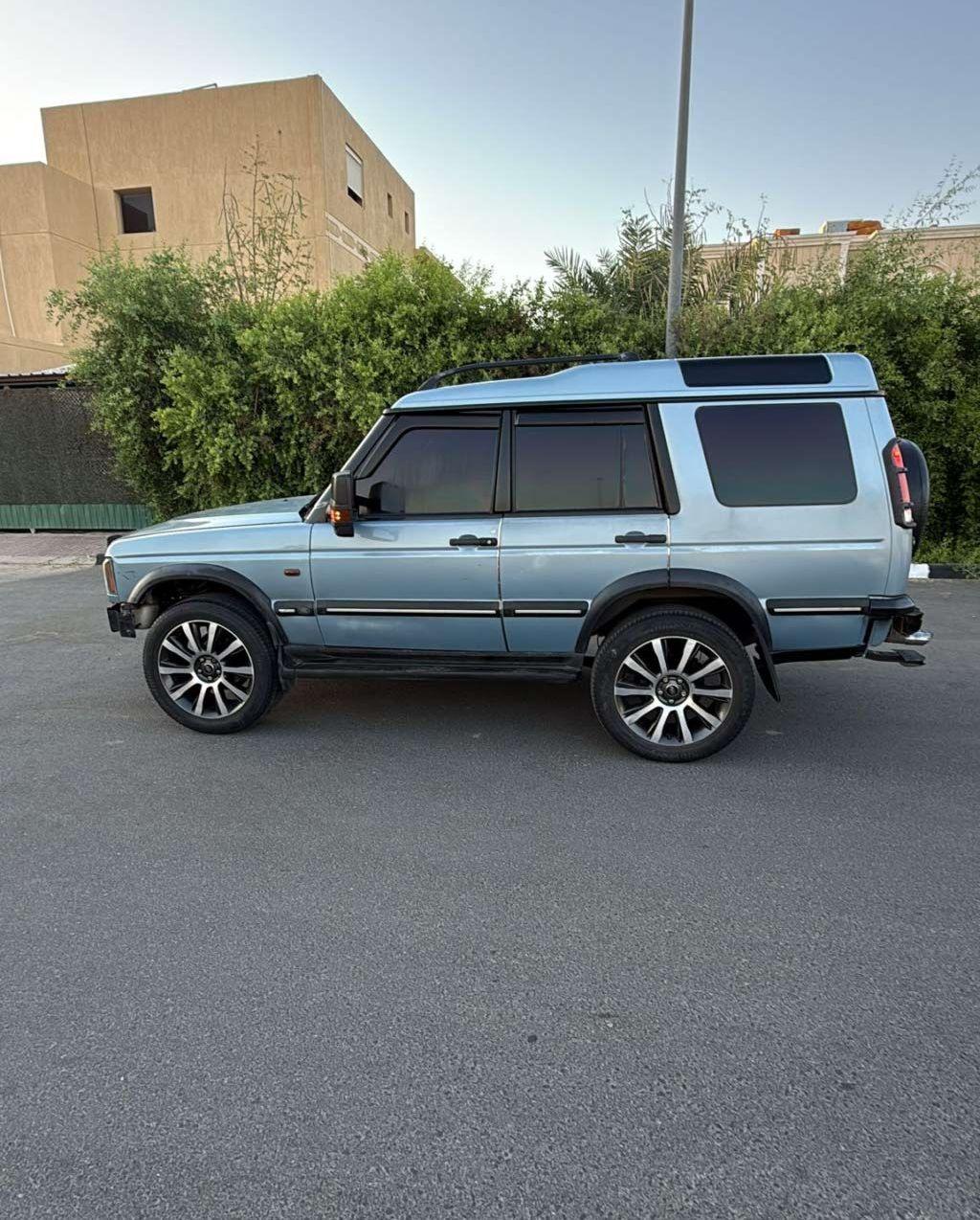 2000 لاند روفر