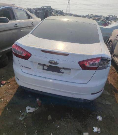 فورد مونديو قطع