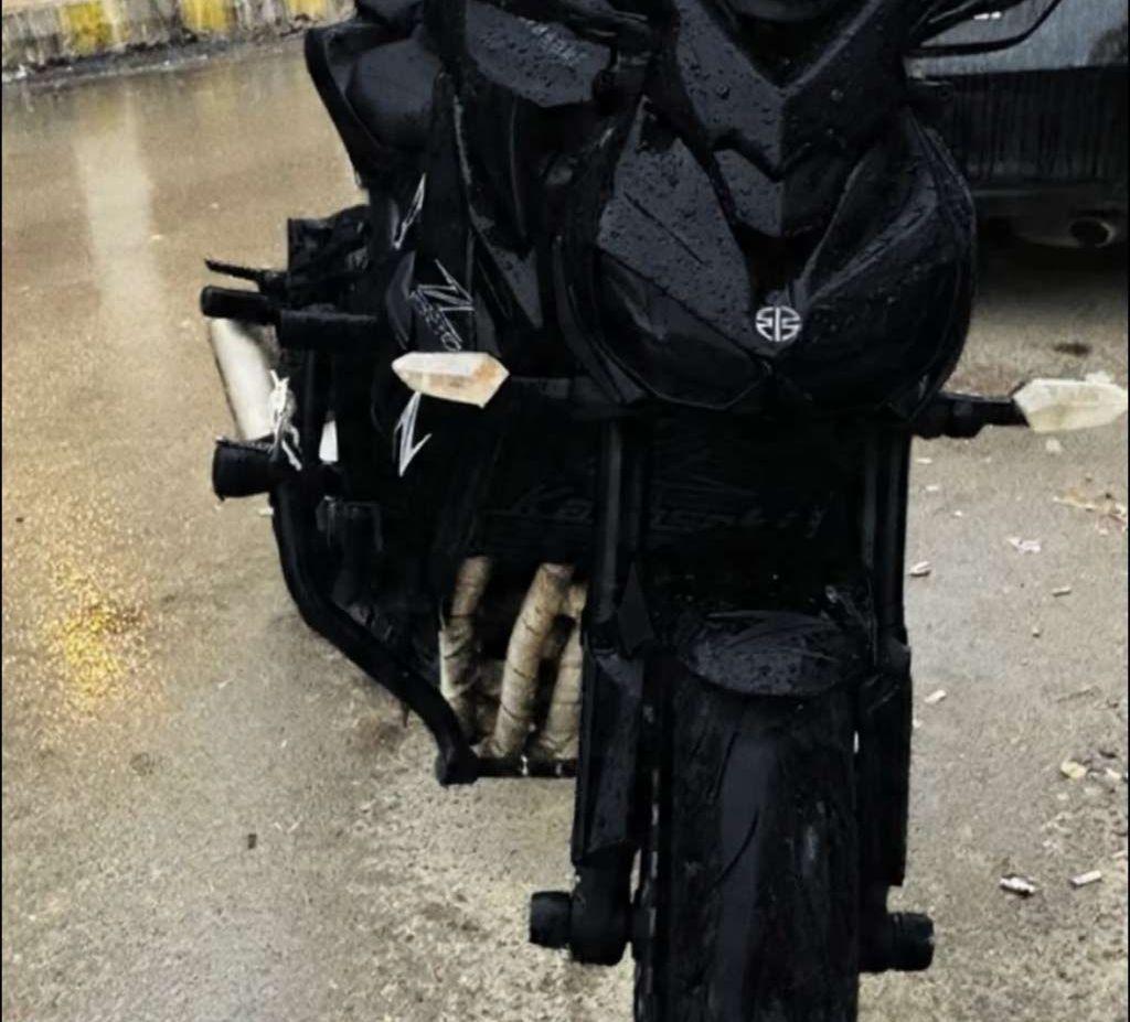 Kawasaki Z1000 موديل
