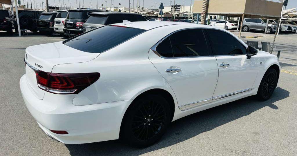 2015 لكزس LS