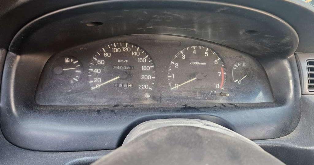 نيسان صني 1999