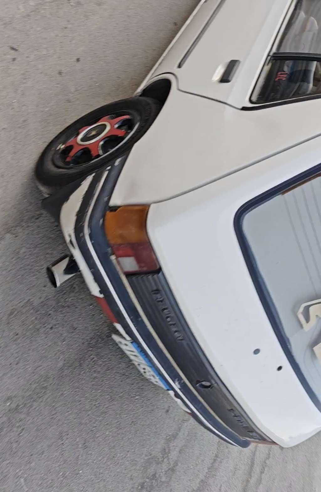 1989 بيجو 205