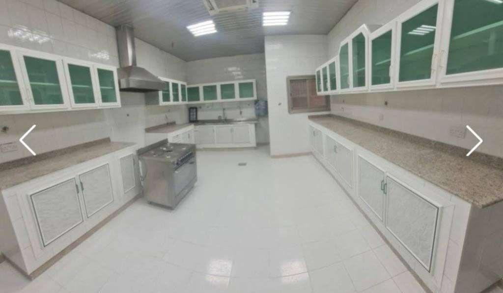 للايجار فيلا بالعدان