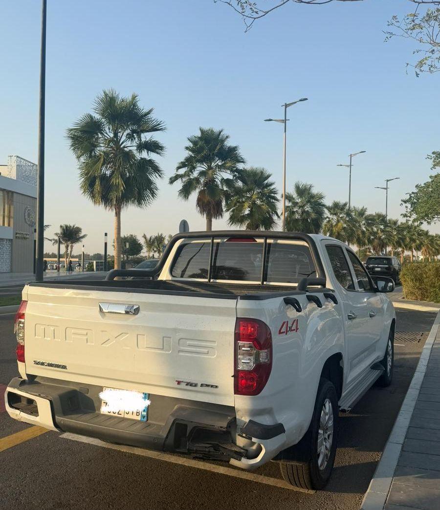 سيارة بيك اب