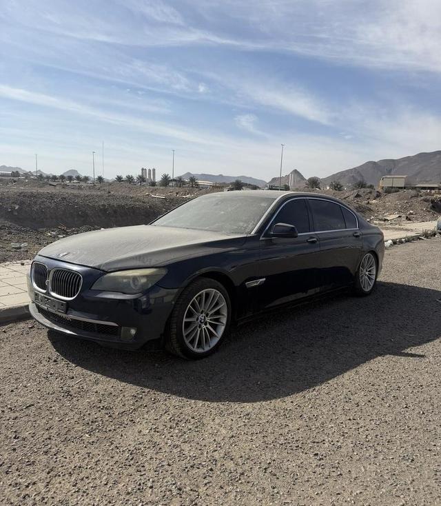 بي ام 740