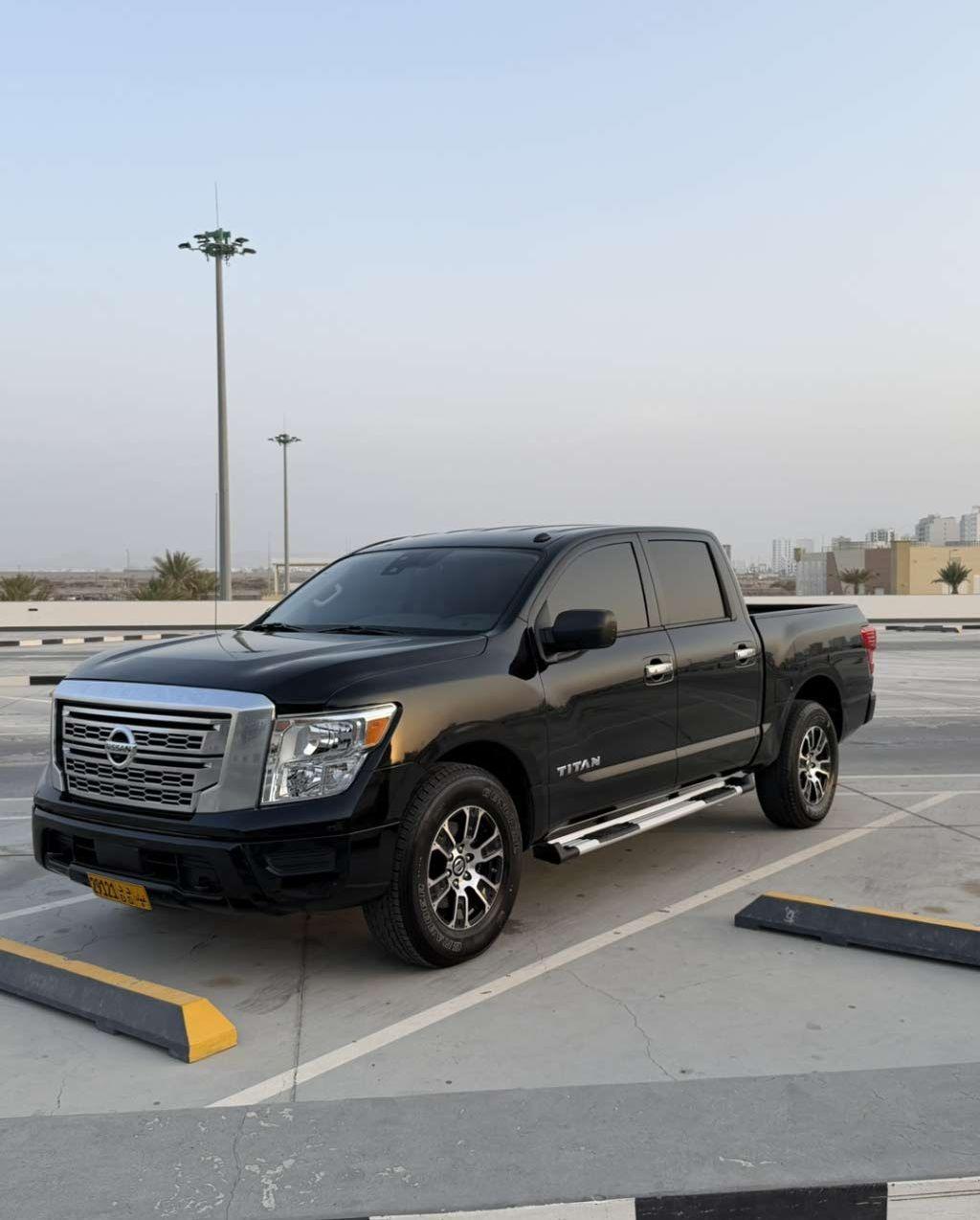 2021 نيسان تايتن