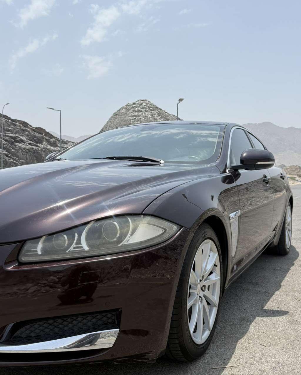 2015 جاكوار XF