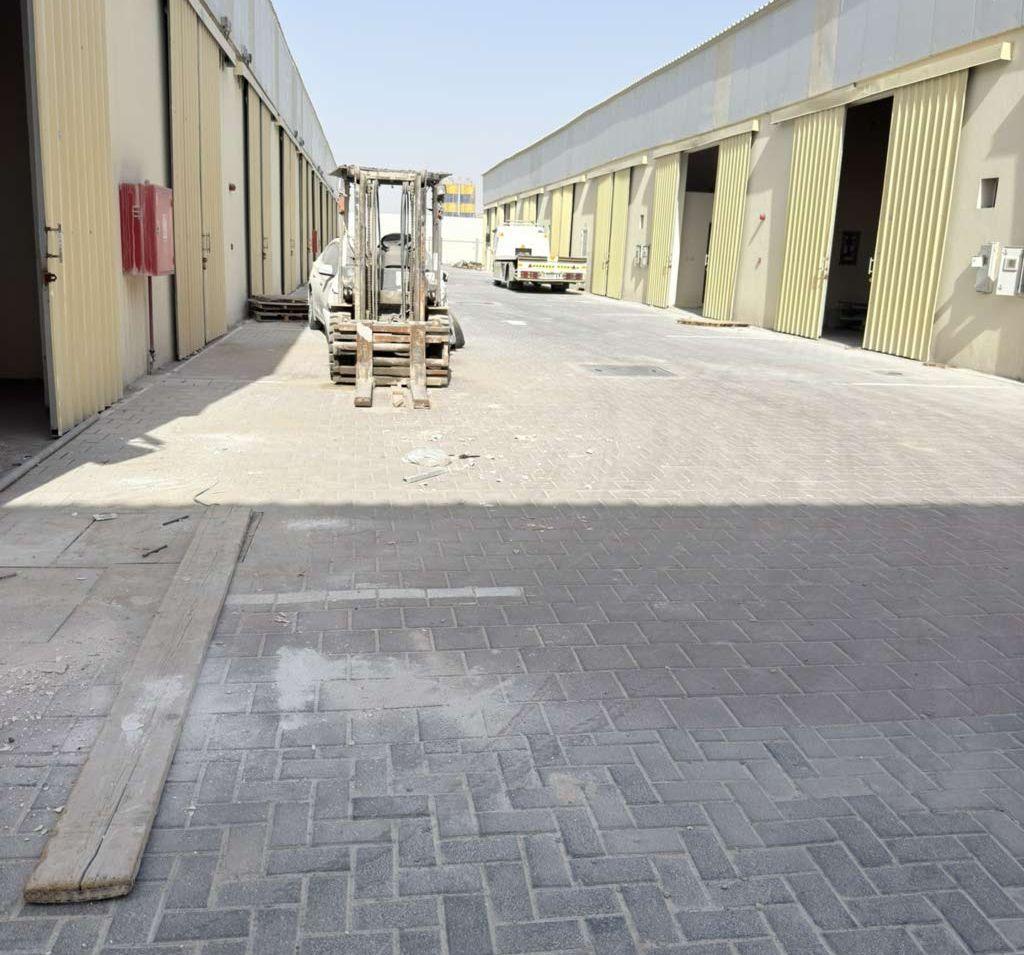 للإيجار مستودعات