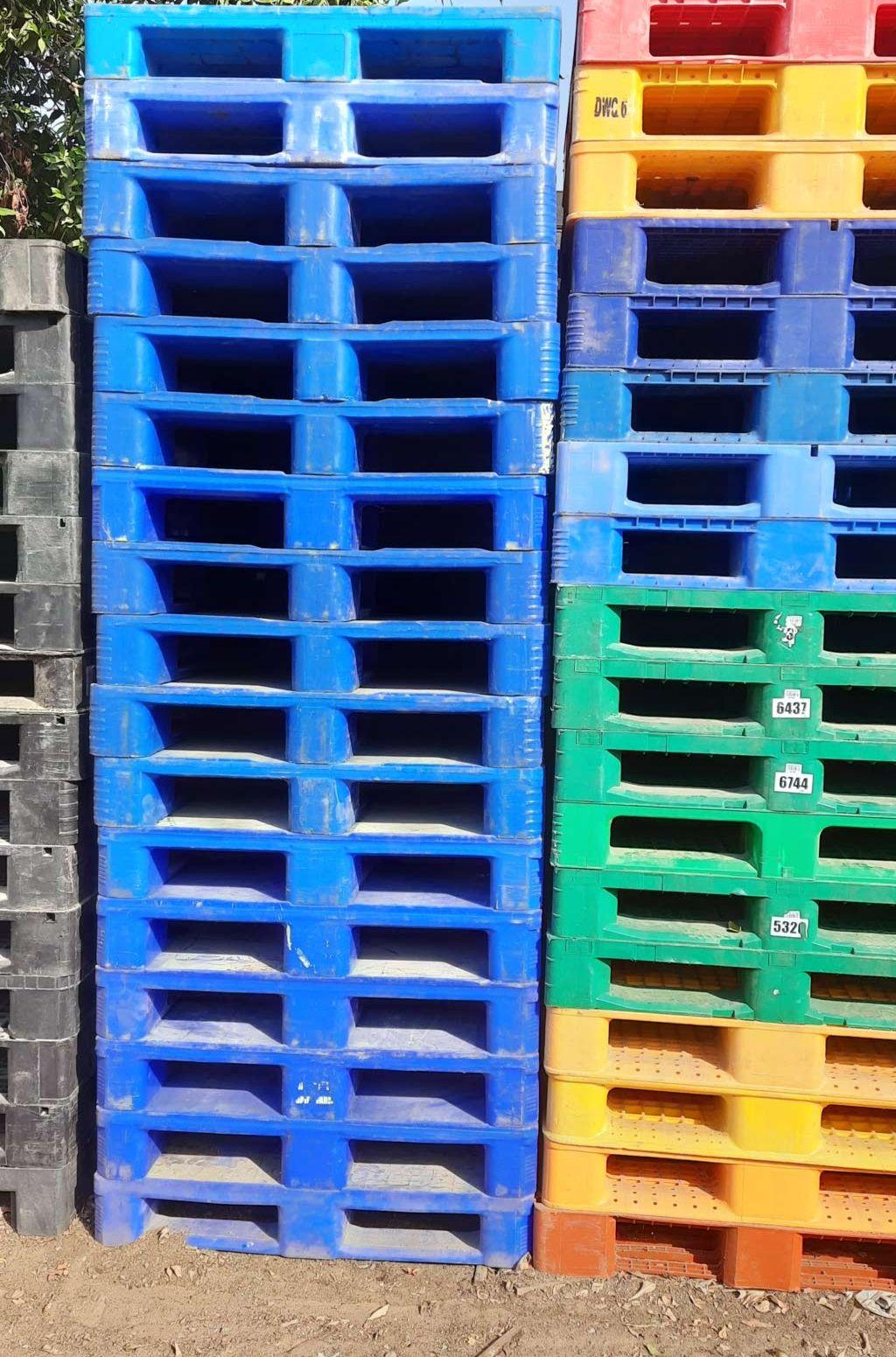 Second-Hand Plastic Pallets/