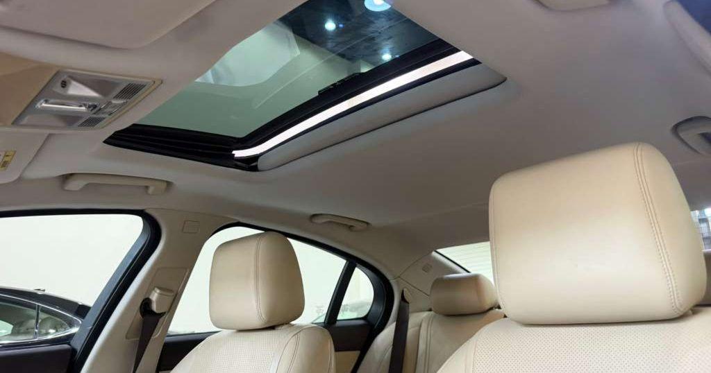 2014 جاكوار XF