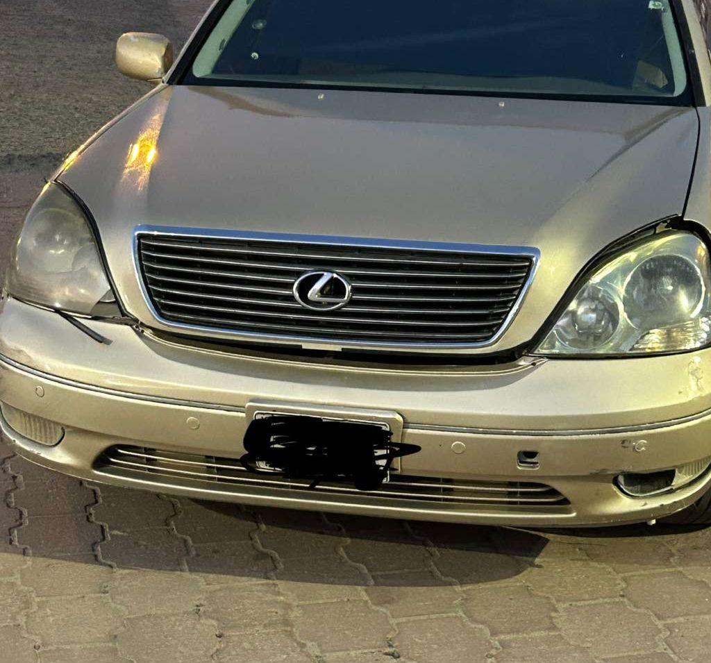 2002 لكزس LS