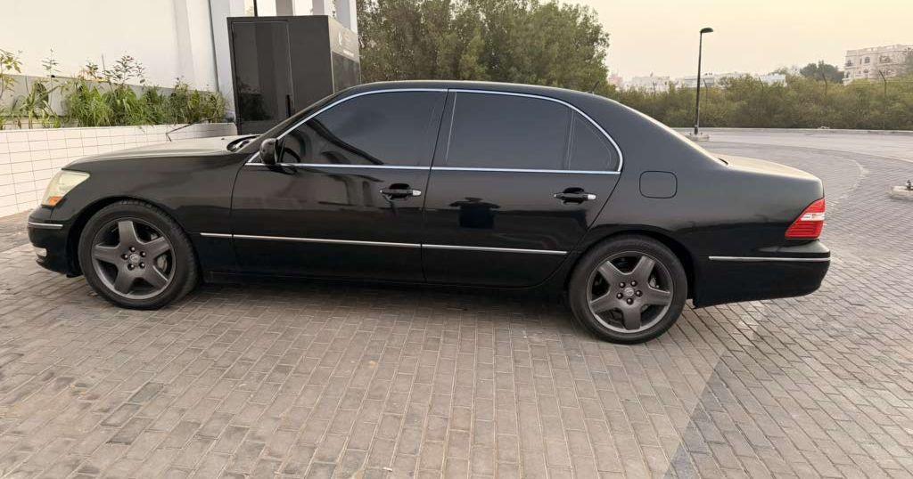 2004 لكزس LS