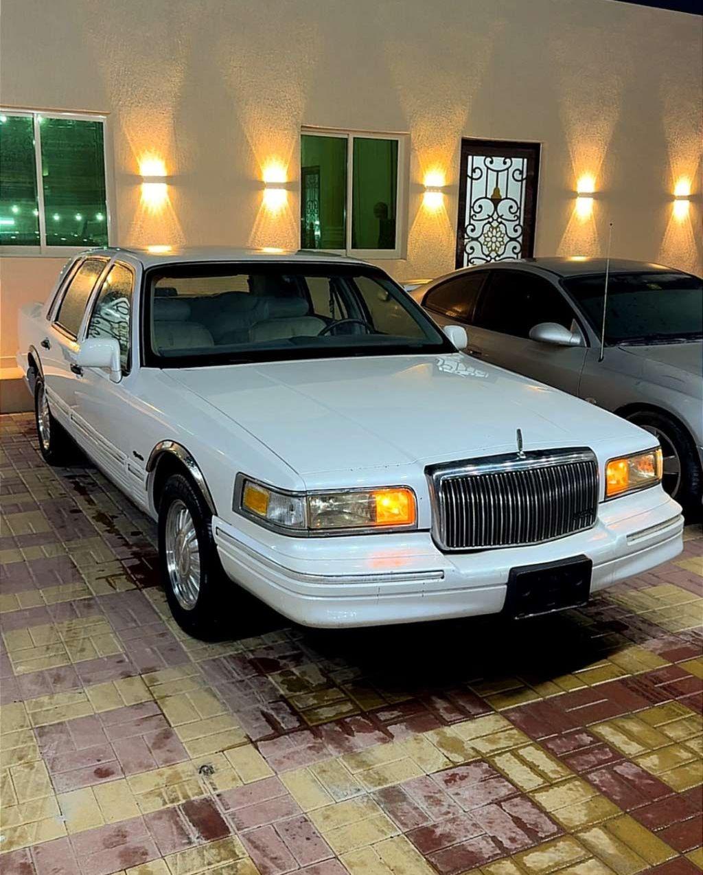 1997 لينكولن تاون