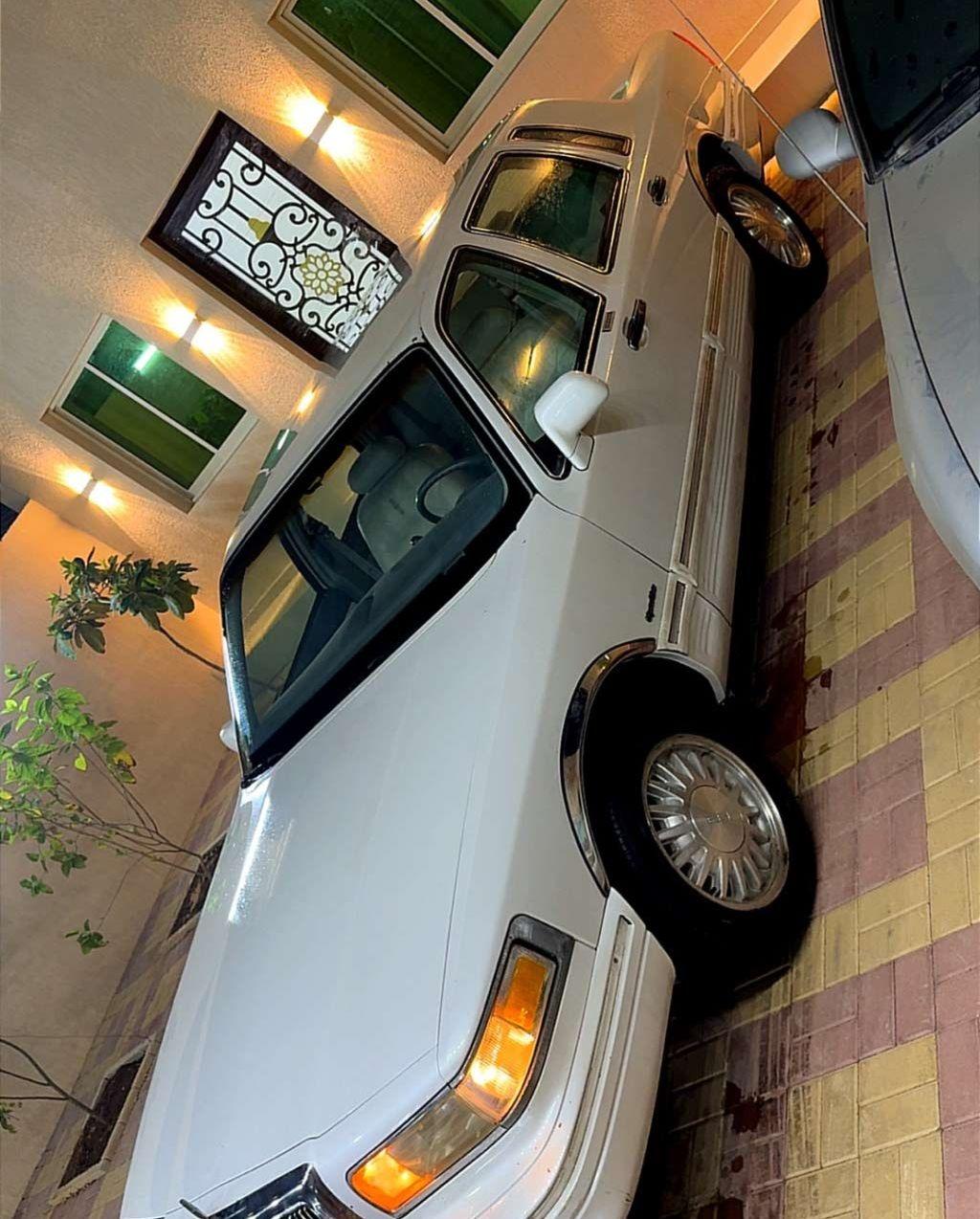 1997 لينكولن تاون