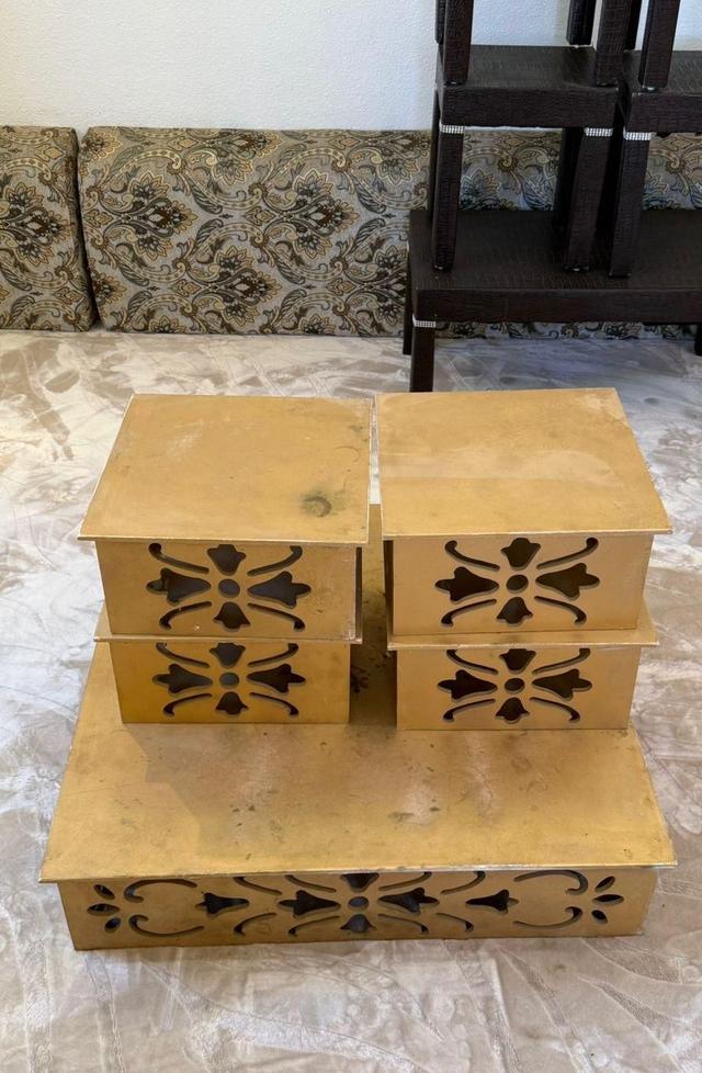 طاولات تلفزيون زجاجية