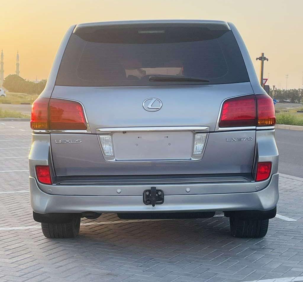 2010 لكزس LX