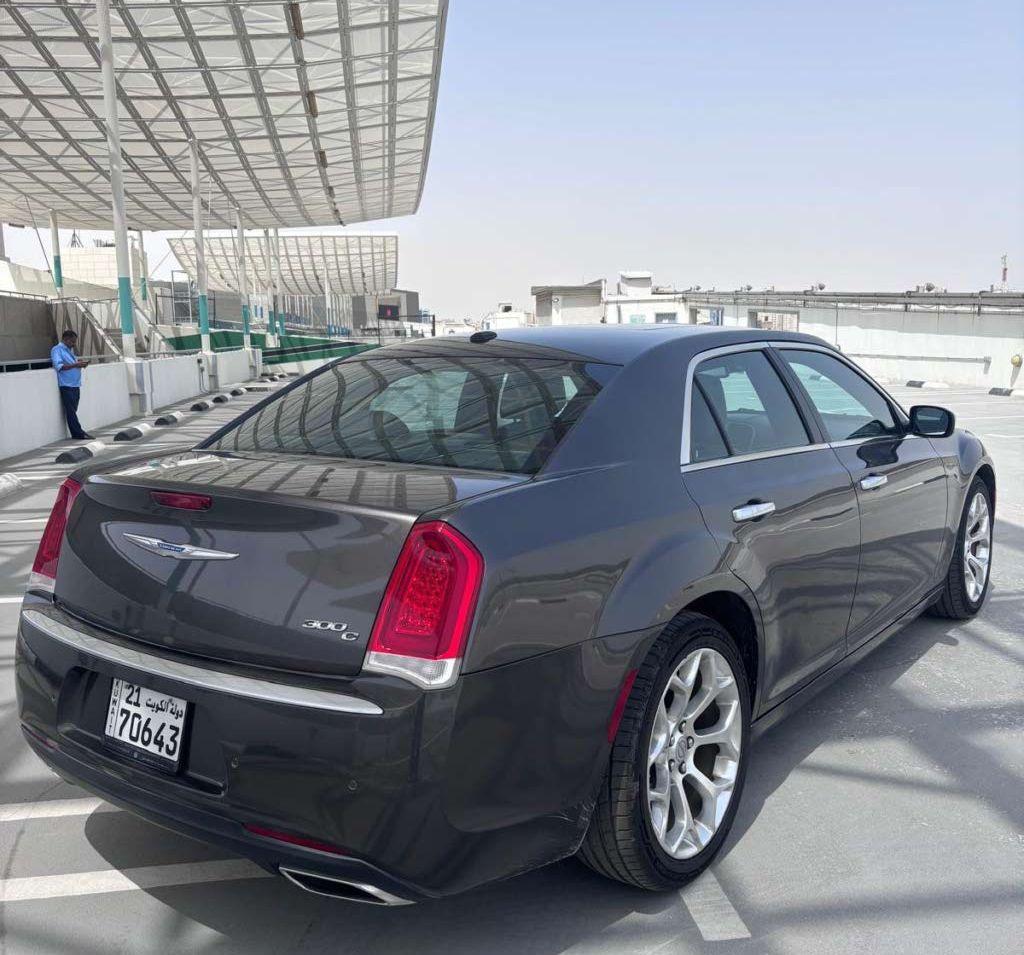 2023 كرايسلر 300