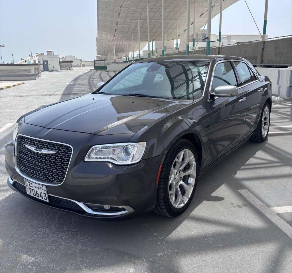 2023 كرايسلر 300