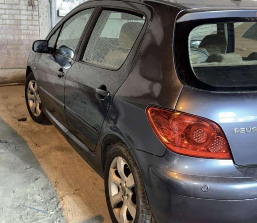 2008 بيجو 307