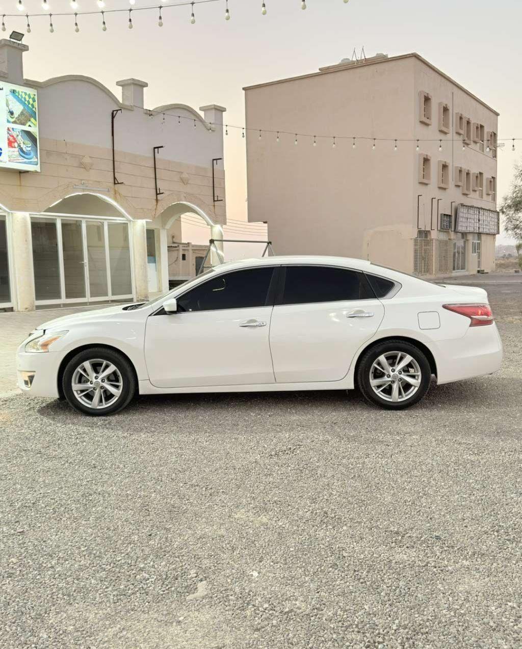 2013 نيسان التيما