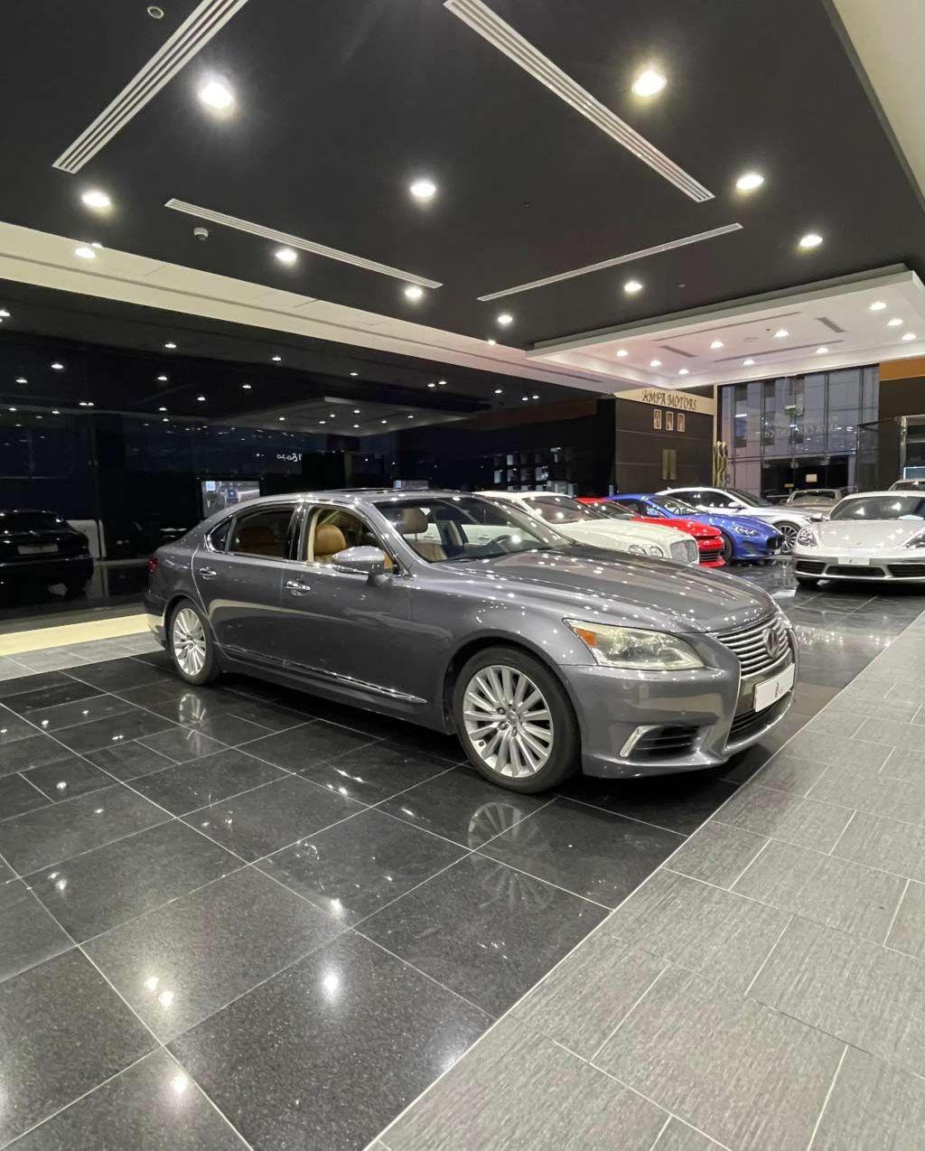 2013 لكزس LS